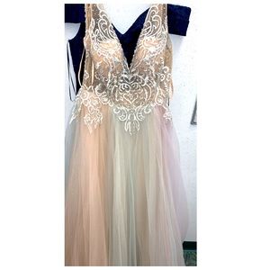 Perfect prom dress for someone!